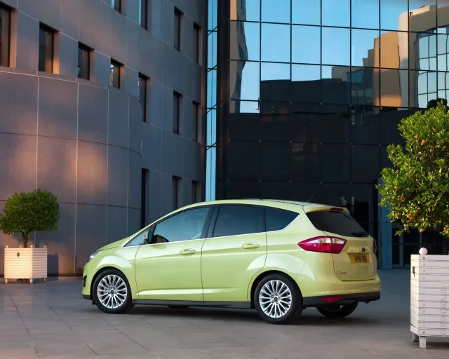 Ford C-MAX 2011 microvan — 13