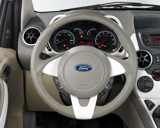 Ford Ka 2008 3-дверний хетчбек — 3
