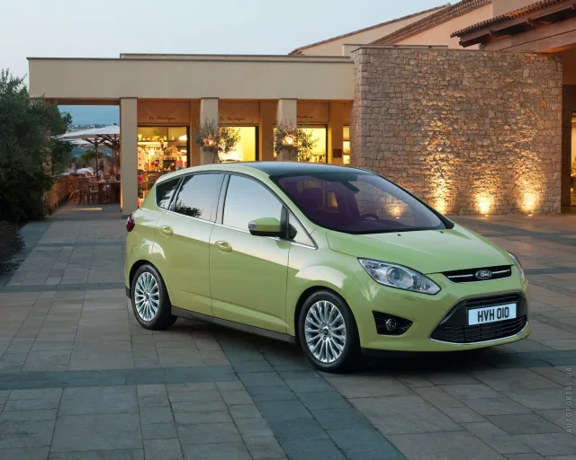 Ford C-MAX 2011 microvan — 11
