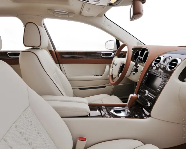 Bentley Continental Flying Spur 2005 (Бентли Континенталь Флаинг Спур) cедан — 2