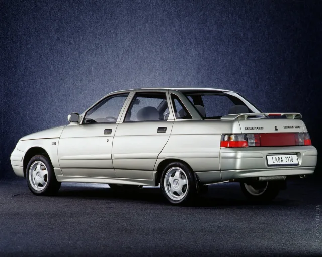 Lada 2110 седан — 5
