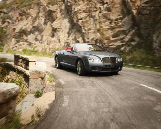 Bentley Continental GTC 2005 кабріолет — 17
