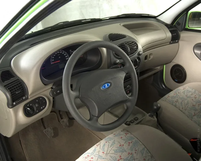 Lada Kalina 1119 хетчбек — 3