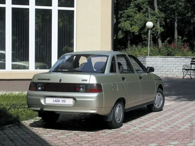Lada 2110 седан — 3
