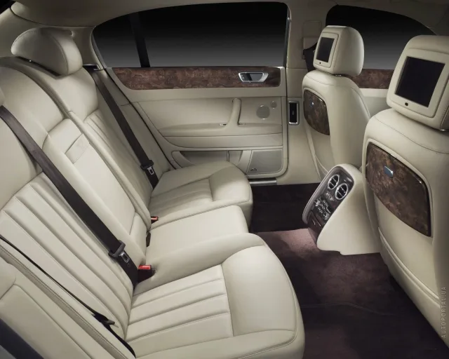 Bentley Continental Flying Spur 2005 (Бентли Континенталь Флаинг Спур) cедан — 12