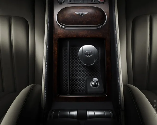 Bentley Continental GT 2011 (Бентли Континенталь ГТ) купе — 3