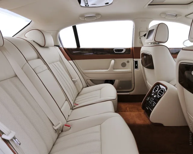 Bentley Continental Flying Spur 2005 (Бентли Континенталь Флаинг Спур) cедан — 9