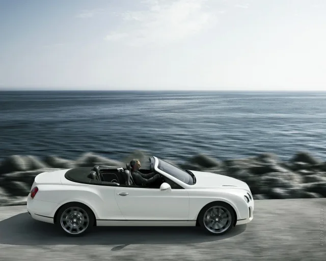 Bentley Continental Supersports Convertible convertible — 12