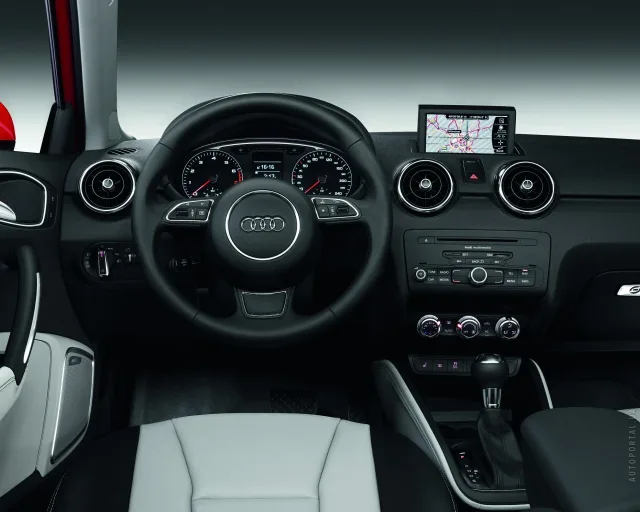 Audi A1 2011 (Ауди А1) хэтчбек — 15