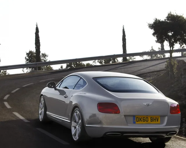 Bentley Continental GT 2011 (Бентли Континенталь ГТ) купе — 12