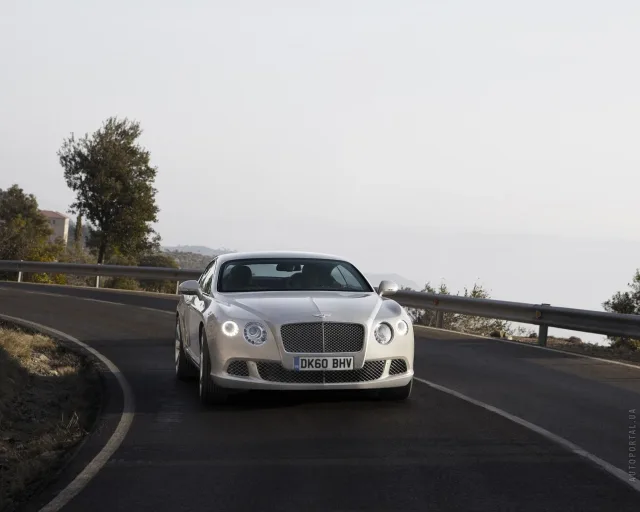 Bentley Continental GT 2011 (Бентли Континенталь ГТ) купе — 18