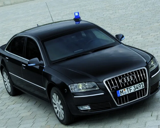 Audi A8 4,2 quattro — 18