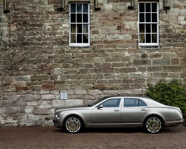 Bentley Mulsanne 2009 седан — 9