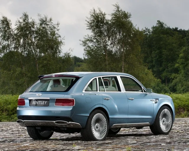 Bentley Bentayga 2015 кросовер — 14