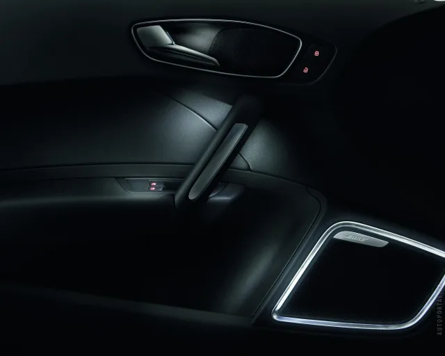 Audi A1 2011 (Ауди А1) хэтчбек — 6