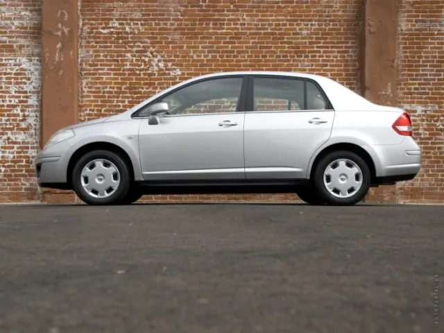Nissan Tiida Sedan седан — 3