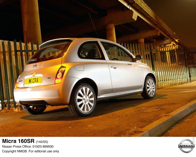Nissan Micra 2002 хетчбек 3 двері — 6