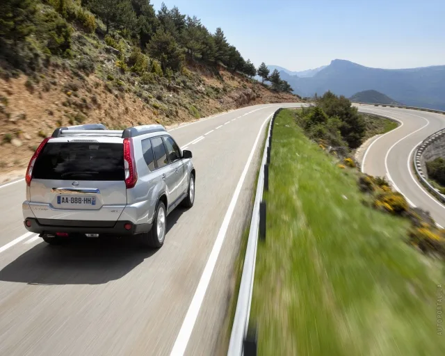 Nissan X-Trail 2.5 AT LE-DE — 22