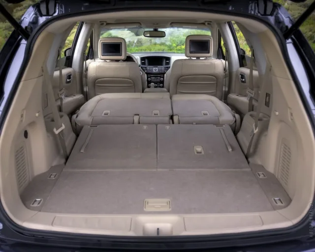 Nissan Pathfinder позашляховик — 6