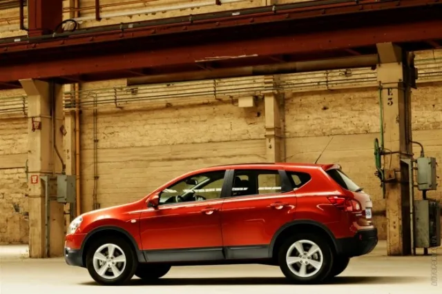 Nissan Qashqai 2006 кросовер — 15