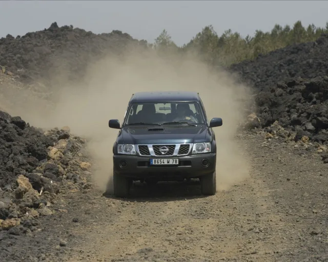 Nissan Patrol 2004 позашляховик — 14