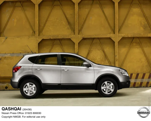 Nissan Qashqai 2006 кросовер — 12