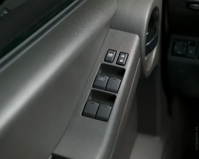Nissan Xterra 4.0 MT X — 9