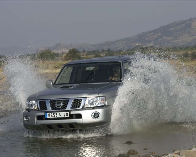 Nissan Patrol 2004 позашляховик — 16