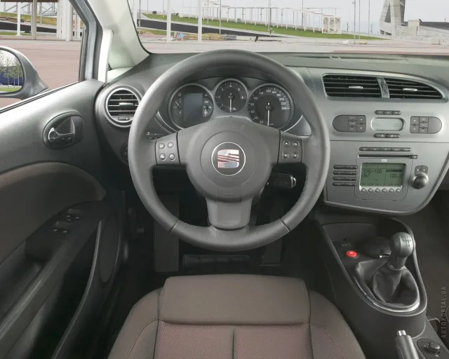SEAT Leon 2005 hatchback — 2