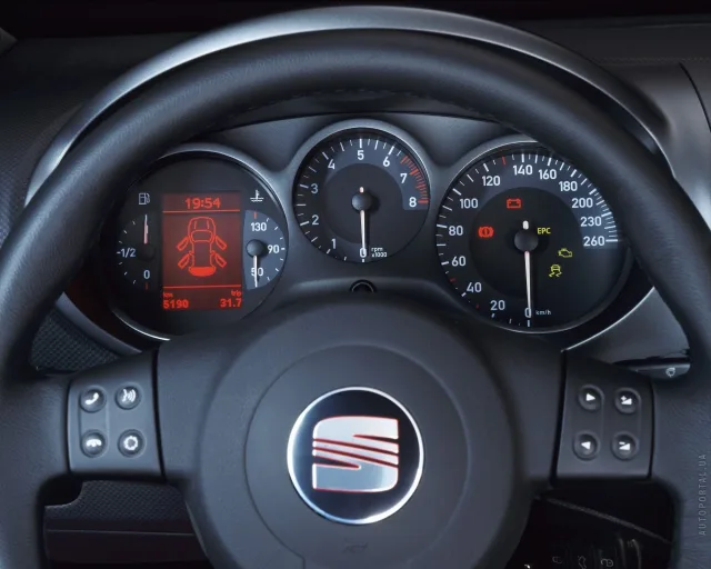 SEAT Leon 2005 hatchback — 10