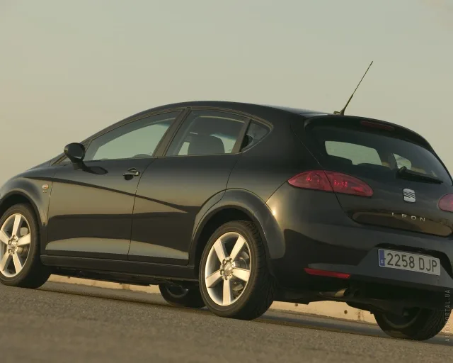 SEAT Leon 2005 hatchback — 18
