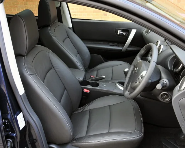 Nissan Qashqai+2 2.0 MT Tekna Pack+ — 7