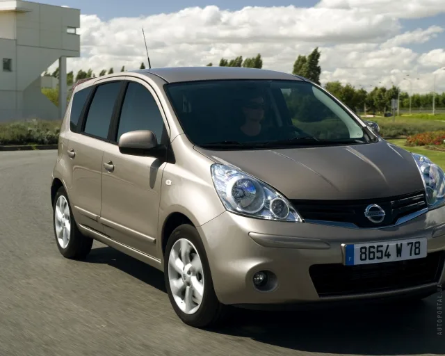 Nissan Note 1.6 AT Silver Edition — 17
