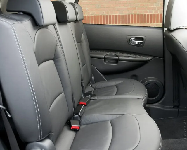 Nissan Qashqai+2 2.0 MT Tekna Pack+ — 9