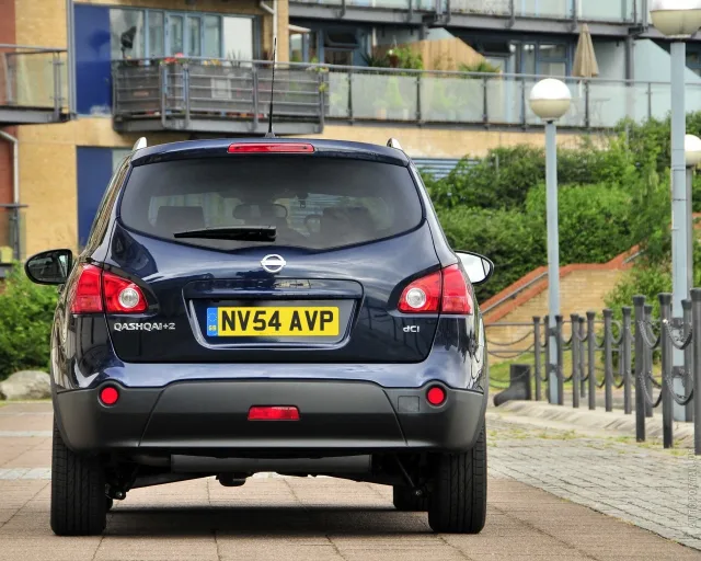 Nissan Qashqai+2 2.0 MT Tekna Pack+ — 25