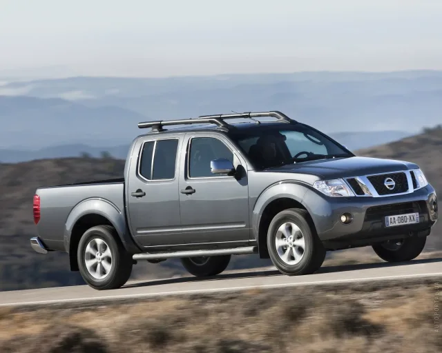Nissan Navara 2010 — 12