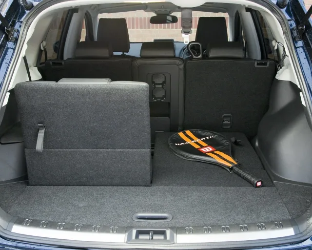 Nissan Qashqai+2 2.0 MT Tekna Pack+ — 16