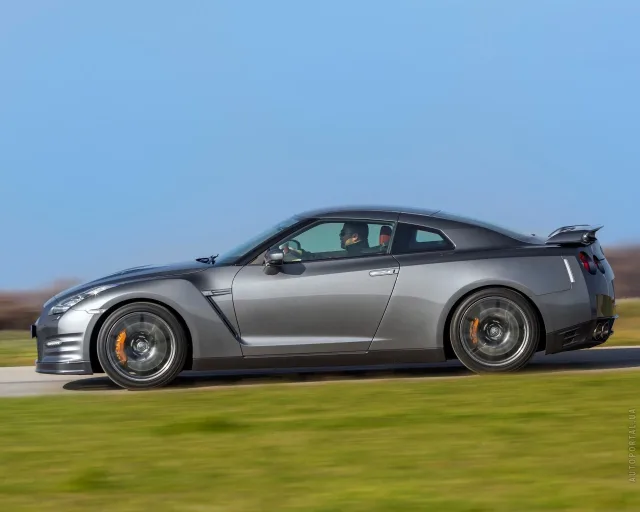 Nissan GT-R 2013 coupe — 7
