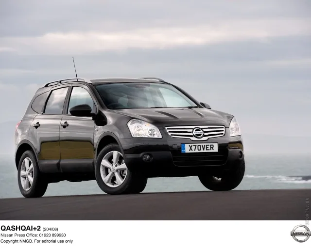 Nissan Qashqai+2 2.0 MT Tekna Pack+ — 24