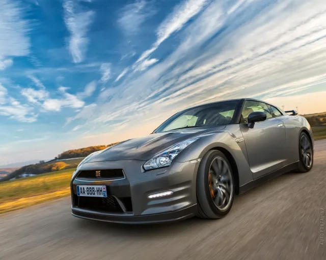 Nissan GT-R 2013 coupe — 15