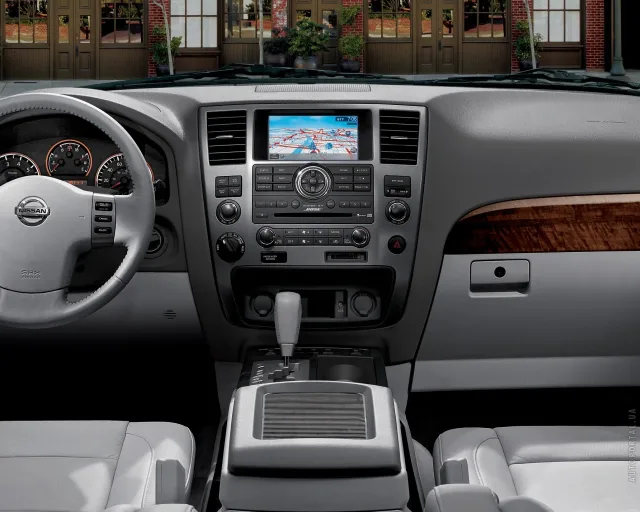 Nissan Armada позашляховик — 5