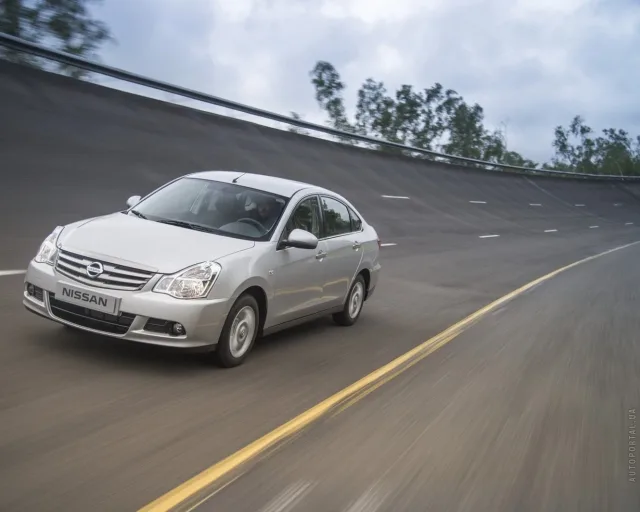 Nissan Almera 2012 sedan — 18
