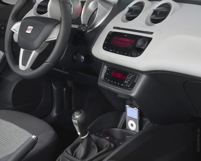 SEAT Ibiza SC 1.4 MT Reference — 12