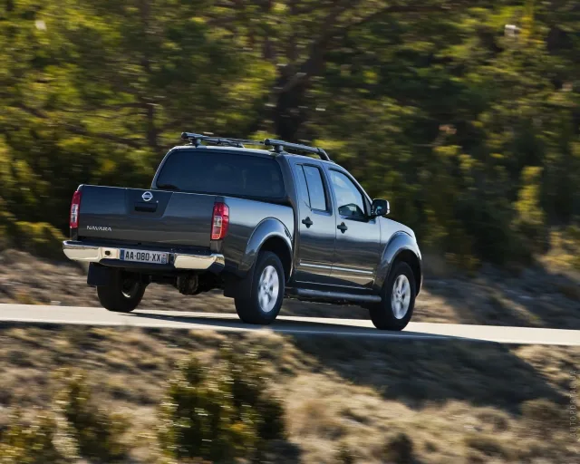 Nissan Navara 2010 — 6