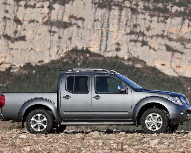 Nissan Navara 2010 — 5