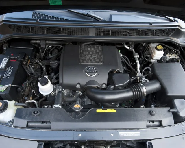 Nissan Armada позашляховик — 7