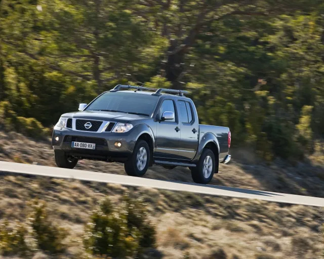 Nissan Navara 2010 — 13