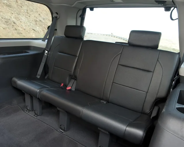 Nissan Armada позашляховик — 6