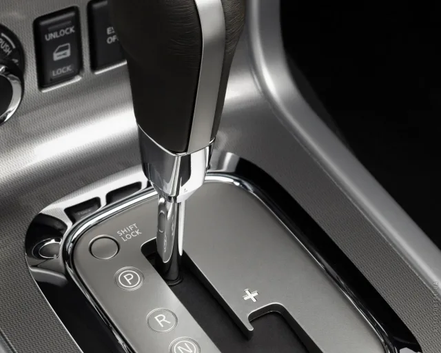 Nissan Pathfinder 2008 позашляховик — 4