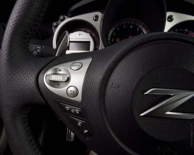 Nissan 370Z купе — 4